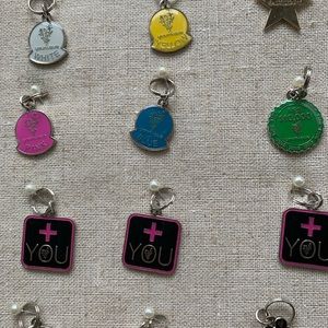 Younique charms share y love green status white